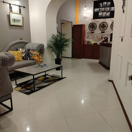 מלון Cattleya Boutique 2*