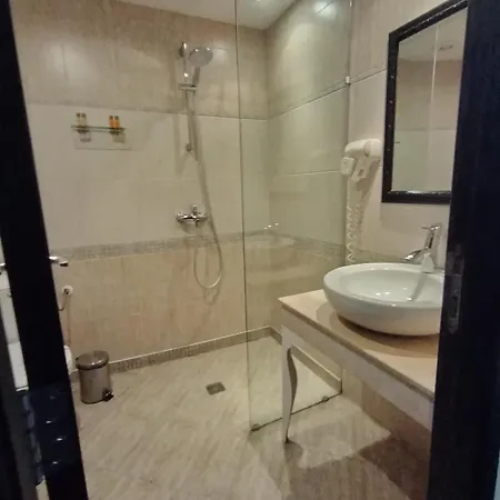 מלון Cattleya Boutique רוסה