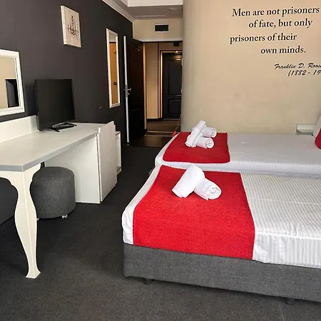 Hotel Cattleya Boutique Roese