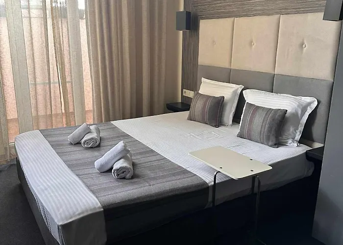 Cattleya Boutique 2*